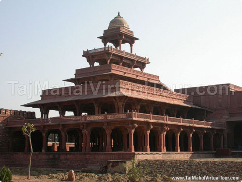 Panch Mahal, Five Storied Palace on the base of pillars only, no walls are there