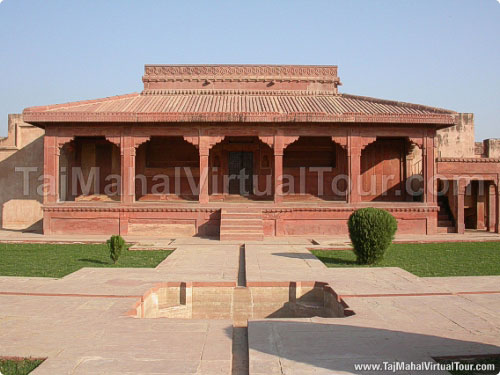 Another palace in Fatehpur Sikri Fort