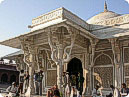 Closer view of Dargah of Sheikh Salim Chisti