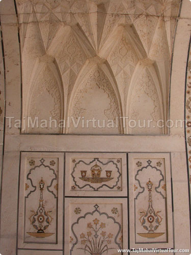 Beautiful stone inlay and stone carving in Itmad-Ud-Daulah Tomb