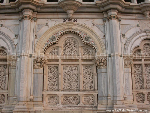 Exceptional stone inlay work and stone carving in Radha Swami Samathi