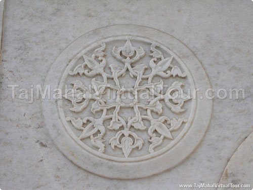 Stone carving on Taj Mahal
