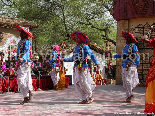 Artists from Chattisgarh