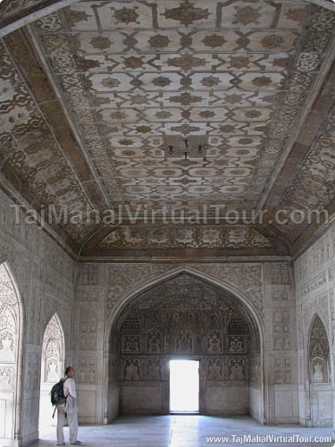 Inside view of Khas Mahal