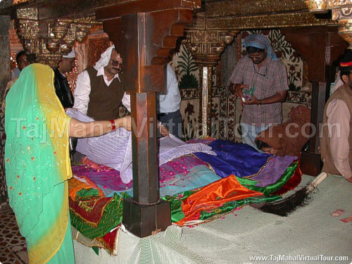 Main Dargah of Sheikh Salim Chisti